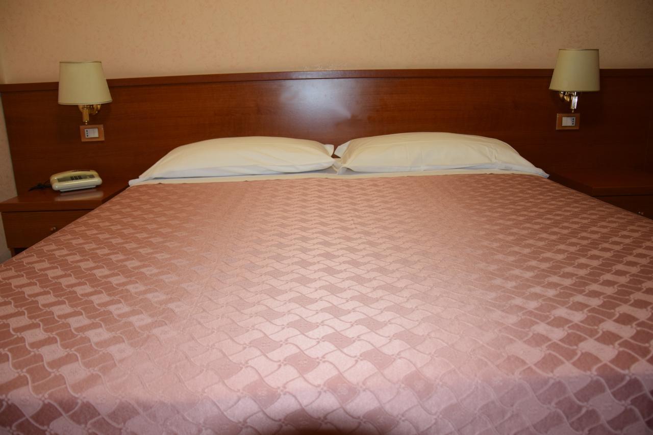 Hotel Bruna Róma Kültér fotó